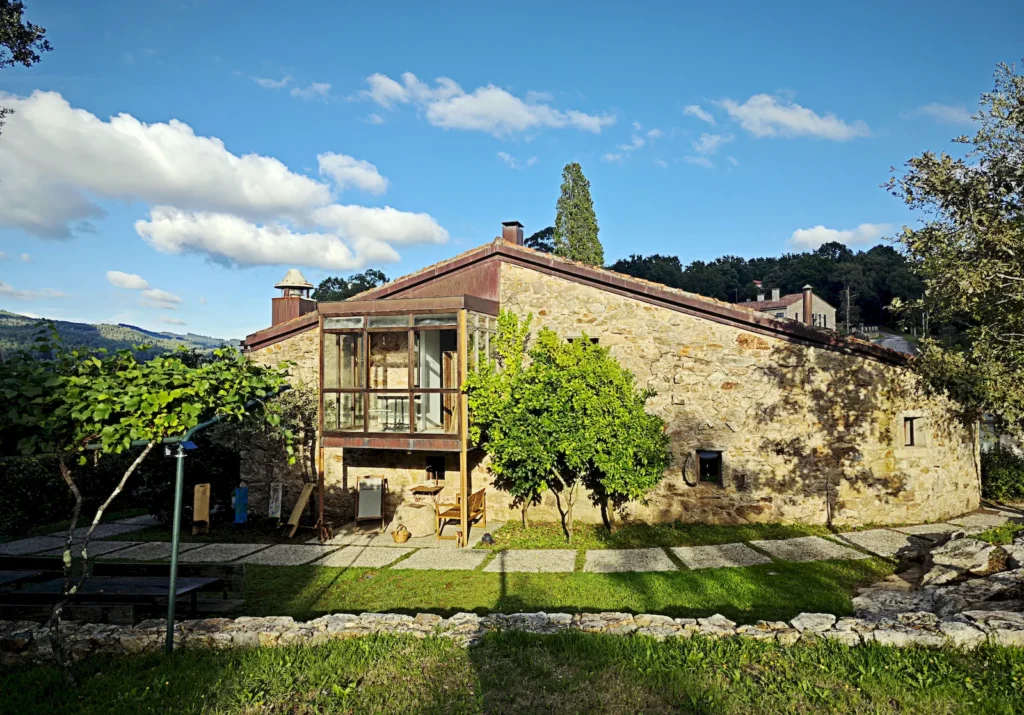 fachada-casa-o-cruceiro-de-aguiar-02